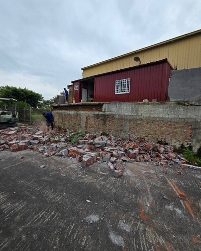 高雄圍牆工程, 高雄圍牆抿石, 高雄抿石工程, 高雄圍牆增建, 高雄抿石子, 高雄抿石子施工, 高雄營建工程抿石子, 高雄牆面抿石子, 高雄抿石工程, 
			高雄灌漿, 高雄抿石子, 高雄混泥土灌漿, 高雄綁鋼筋, 高雄泥作工, 高雄泥作師傅