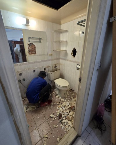 高雄大樓整層翻新, 高雄貼磁磚, 高雄油漆, 高雄水電工程, 高雄中古屋翻新, 高雄舊屋翻新, 高雄房屋修繕, 高雄浴室整修, 
			高雄房屋修繕, 高雄泥作, 高雄洗石子,抿石子, 高雄泥作工, 高雄泥作師傅, 高雄砌磚