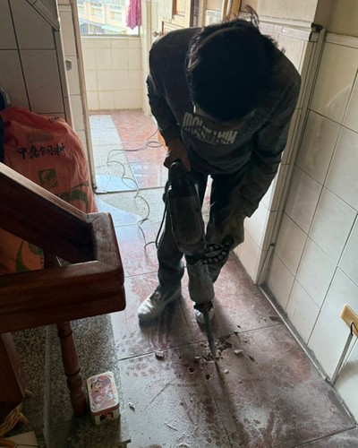 高雄磁磚工程, 高雄貼壁地磚, 高雄貼磁磚, 高雄貼地磚, 高雄貼壁磚, 高雄磁磚修補, 高雄貼地磚, 高雄貼磁磚, 高雄地板重新鋪設