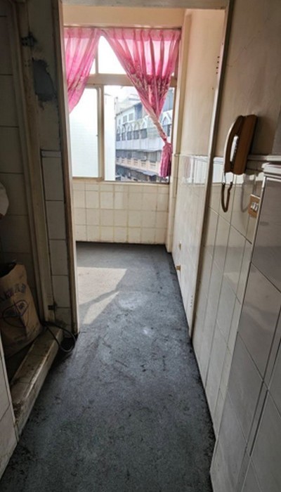 高雄磁磚工程, 高雄貼壁地磚, 高雄貼磁磚, 高雄貼地磚, 高雄貼壁磚, 高雄磁磚修補, 高雄貼地磚, 高雄貼磁磚, 高雄地板重新鋪設