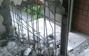 高雄拆除工程, 高雄隔間拆除, 高雄磚牆拆除, 高雄拆除公司, 高雄廁所浴室拆除, 高雄天花板拆除, 高雄水泥地磚拆除,高雄衛浴浴缸拆除